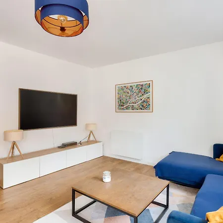 Appartement Proche Centre, Pour 4 *