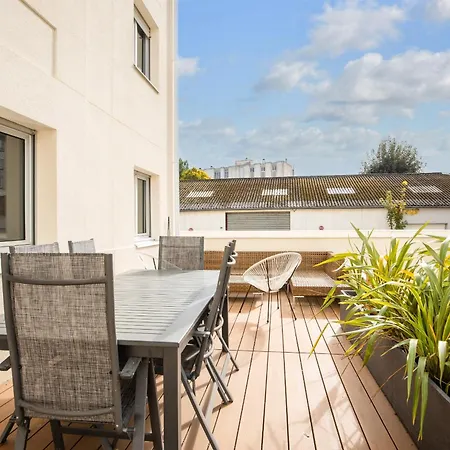 Proche Centre, Pour 4 *
